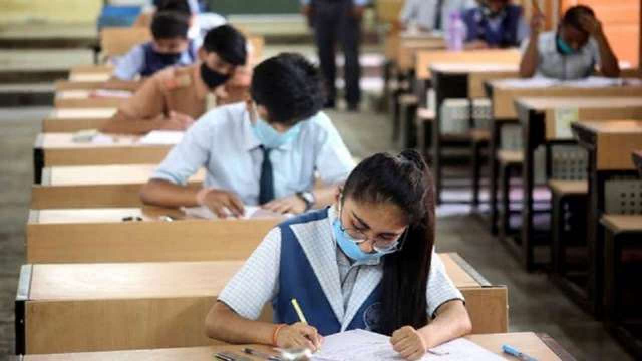 सरकार ने CBSE की 10वीं की परीक्षा रद्द की, सभी छात्र प्रमोट होंगे; 12वीं के एग्जाम टाले, इस पर फैसला 1 जून को