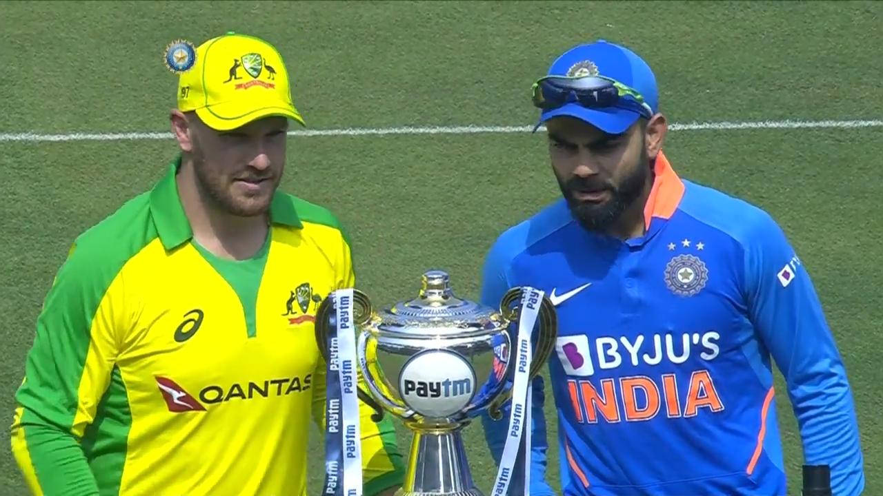 AUS vs IND: भारत की संयमित शुरुआत, धवन-शुभमन गिल क्रीज पर जमे