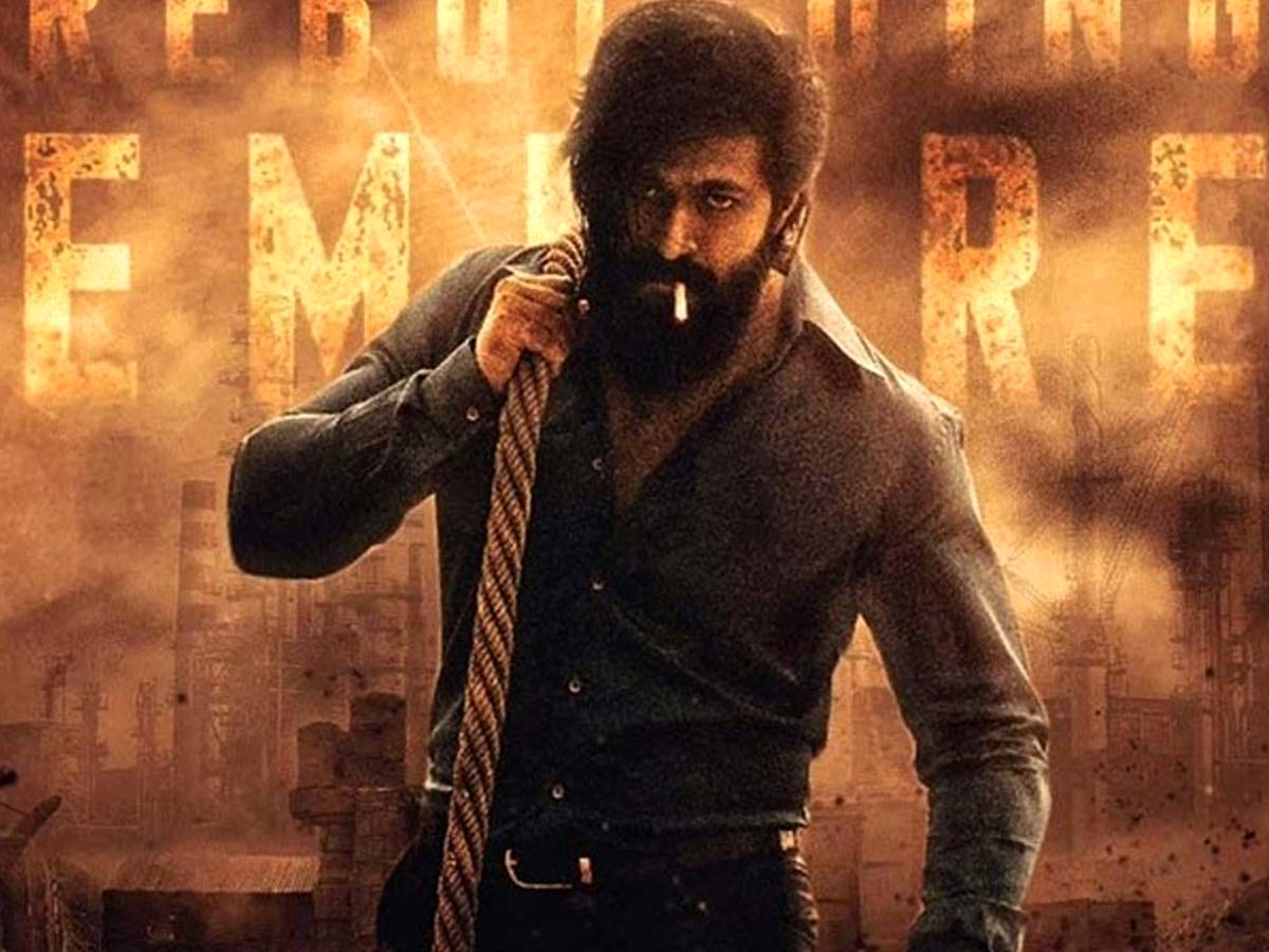 KGF Chapter 2 Movie Review & Rating: खड़े हो जाएंगे रोंगटे,  जबरदस्त है यश की फिल्म केजीएफ 2 का क्लाइमैक्स