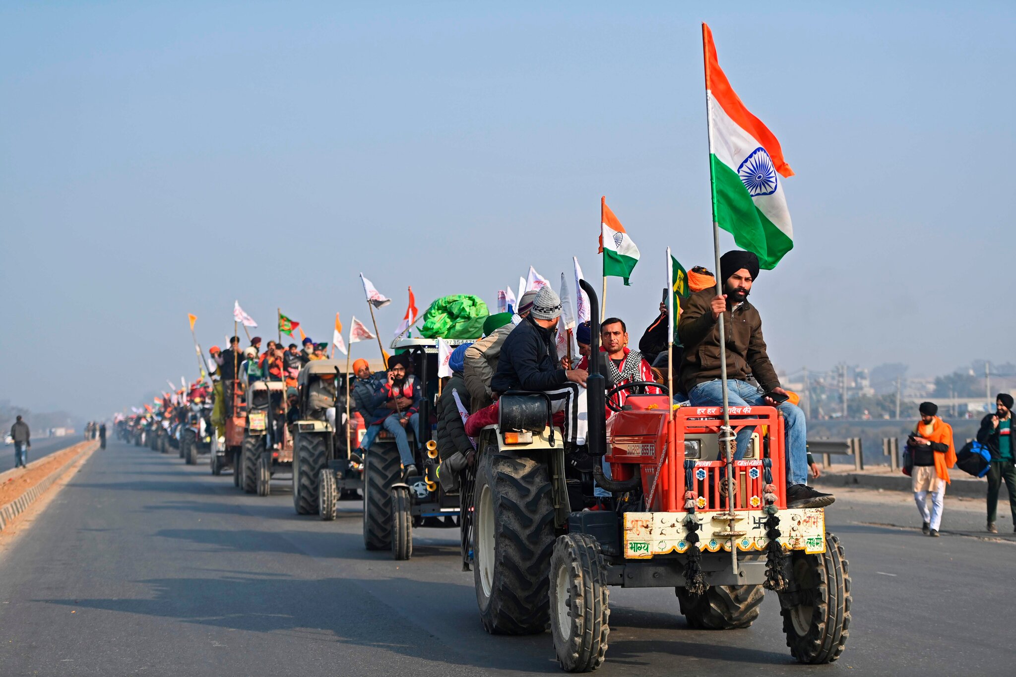 जमीन की जंग जीत गया अन्नदाता, जिद...जद्दोजहद...जोश...जज्बा