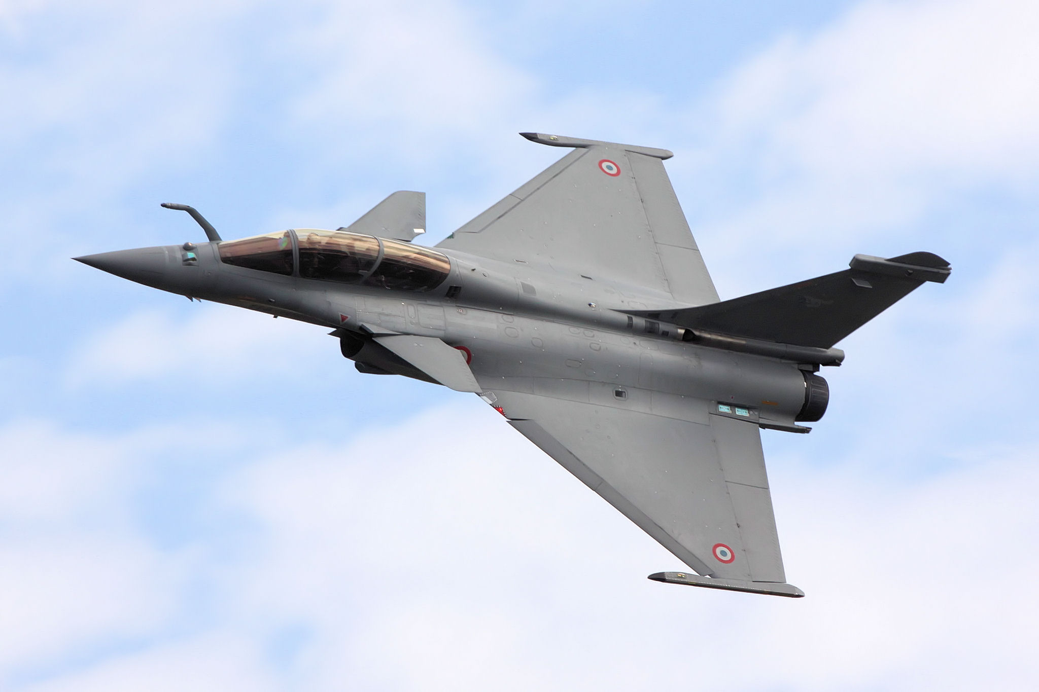 राफेल: आज तीन और राफेल लड़ाकू विमान भारत पहुंच रहे हैं, दुश्मनों की अब खैर नहीं