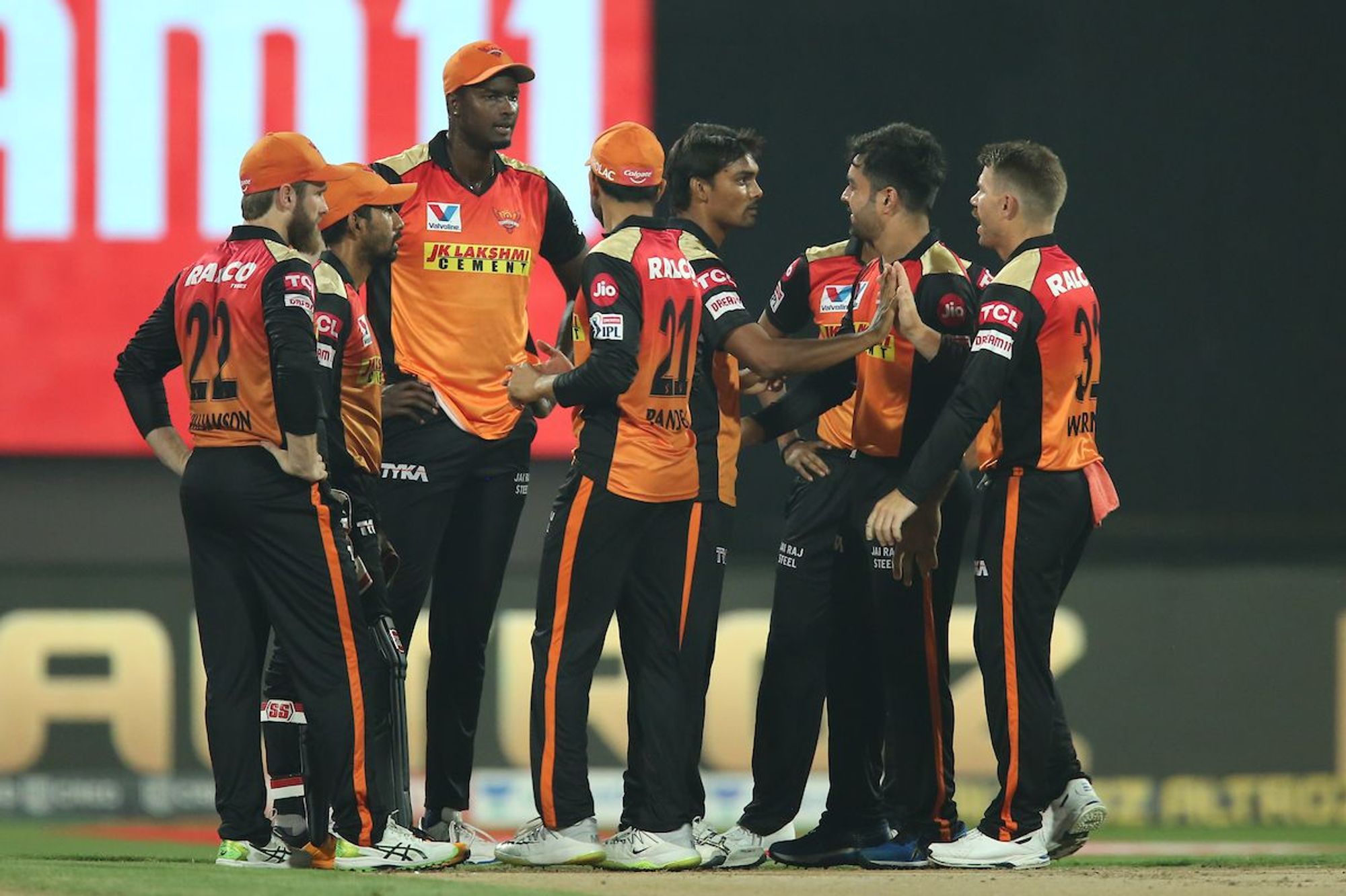 IPL 2020: आखिरी ओवर में SRH ने जीता, अब फाइनल में दिल्ली के साथ भिड़ंत, RCB टूर्नामेंट से बाहर