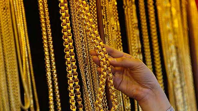 Gold Silver Price : लगातार दूसरे दिन सोने का वायदा सस्ता हो गया, चांदी भी फिसल गई